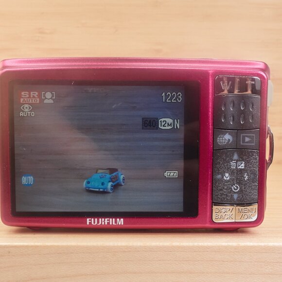 Fujifilm FinePix Z70 / 12MP Digital Camera / 5× Optical Zoom / Pink - Picture 5 of 8